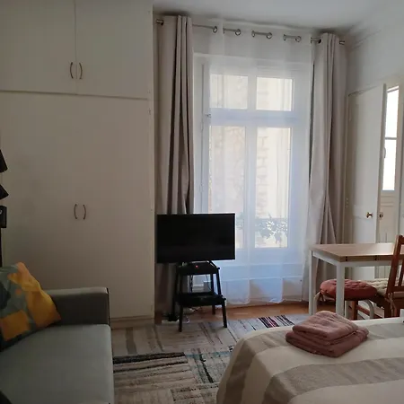Apartment Tour Eiffel