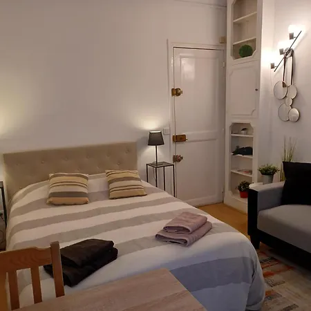 Tour Eiffel Apartment *